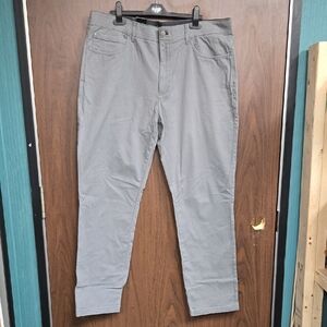 Calvin Klein Size 40x32 Light Grey Slim Infinite Flex Chino